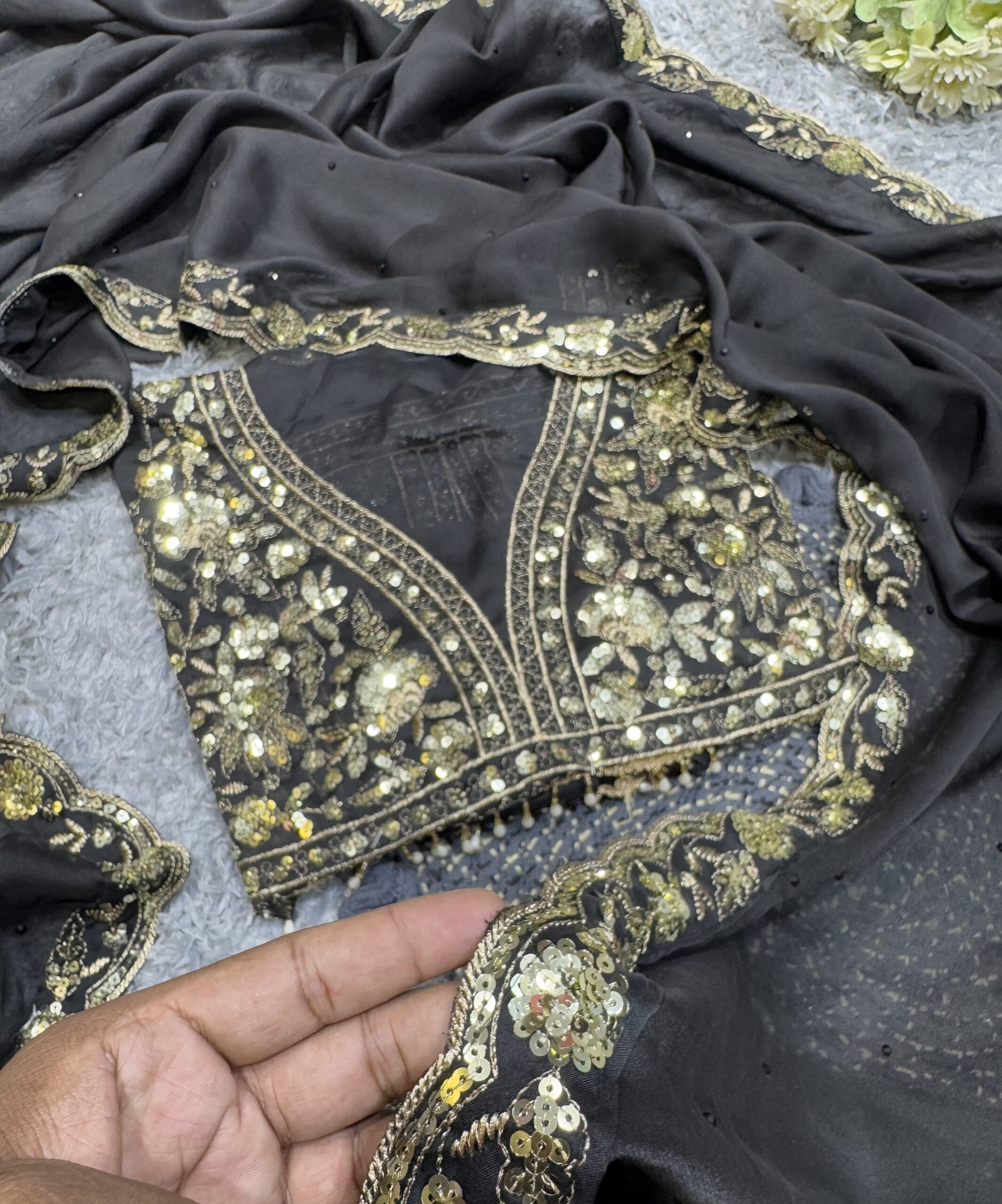 Women's Elegant Black Georgette/Chiffon Saree with Intricate Gold & Silver Embellished Border β Paired with Heavy Sequin & Zari Work Blouse for Festive & Wedding Wear - Image 6