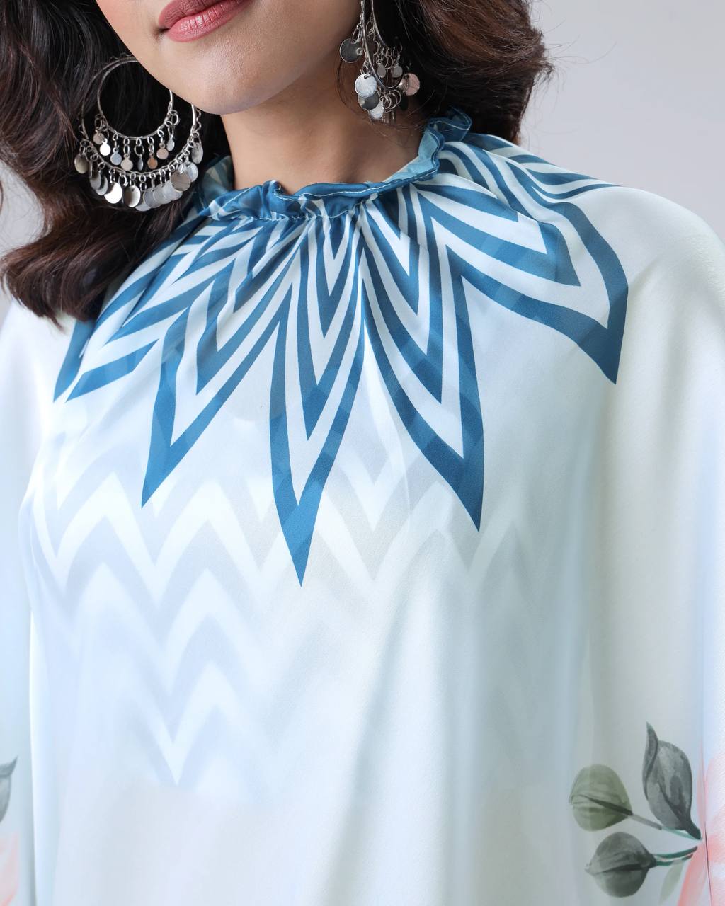 Women's Modern Dual-Tone Peach & Off-White Satin Silk Kaftan Saree with Digital Print Neck Design - Image 8