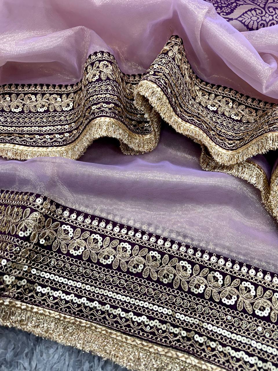 Women's Luxurious Mauve & Purple Art Silk Saree with Intricate Golden Zari & Broad Embroidered Border β Complete with Brocade Blouse for Festive & Wedding Wear - Image 2